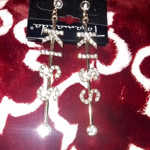 Kiss Earrings$! Get that $ honey!!